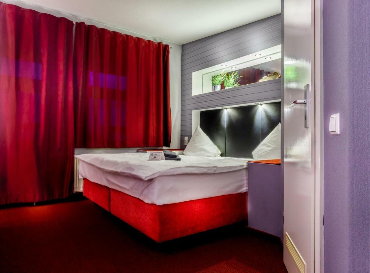 Sl'Otel - Das Stadthotel - Voll Klimatisiert Bernburg Eksteriør bilde